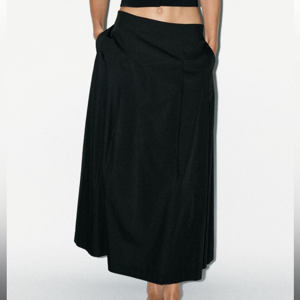 Zara Black Midi A-Line Skirt with Pockets